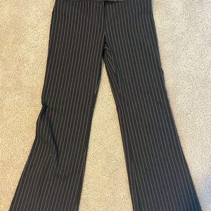 Nice looking pants size medium